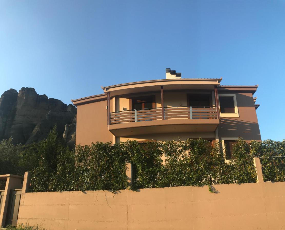 Villa Under Meteora Kalampaka Exteriör bild