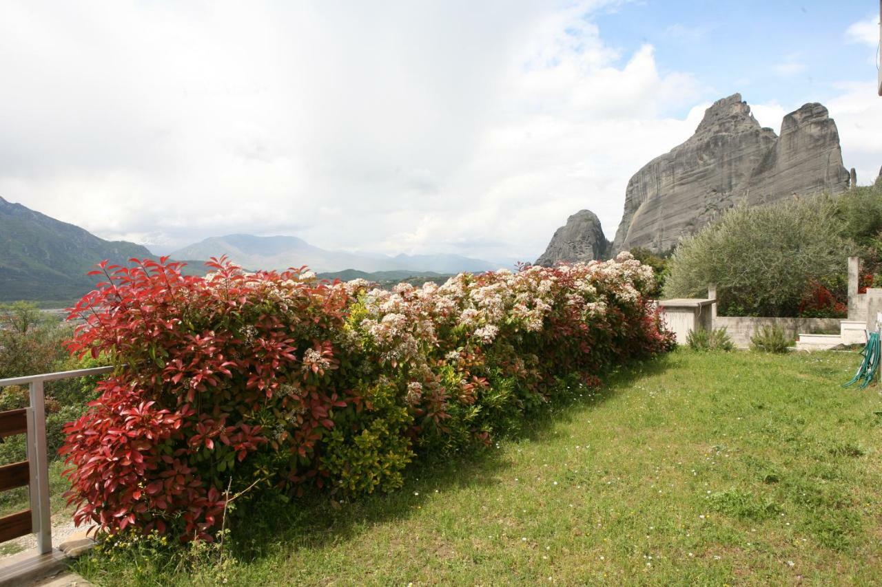 Villa Under Meteora Kalampaka Exteriör bild